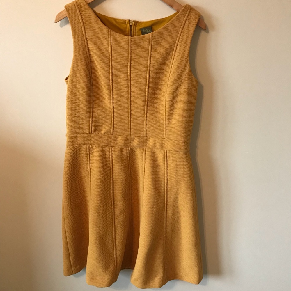 Taylor Dress Yellow Size: 14